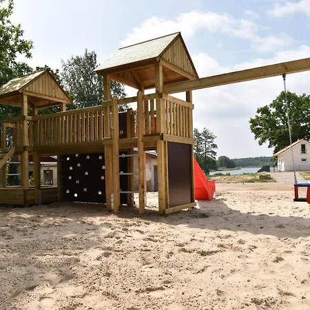 5 Sterne Direkt Am Mit Sauna-kamin-garten * Krakow am See